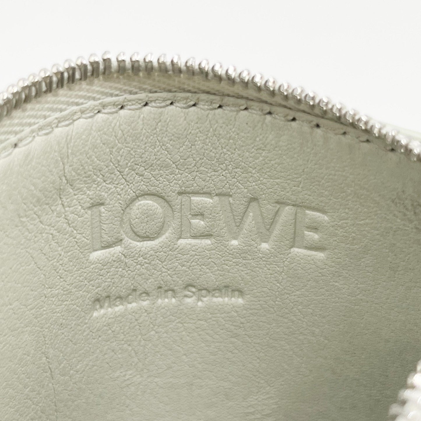 M349 LOEWE Pebbled Leather Sage Zippy Cardholder ✌🏼$549