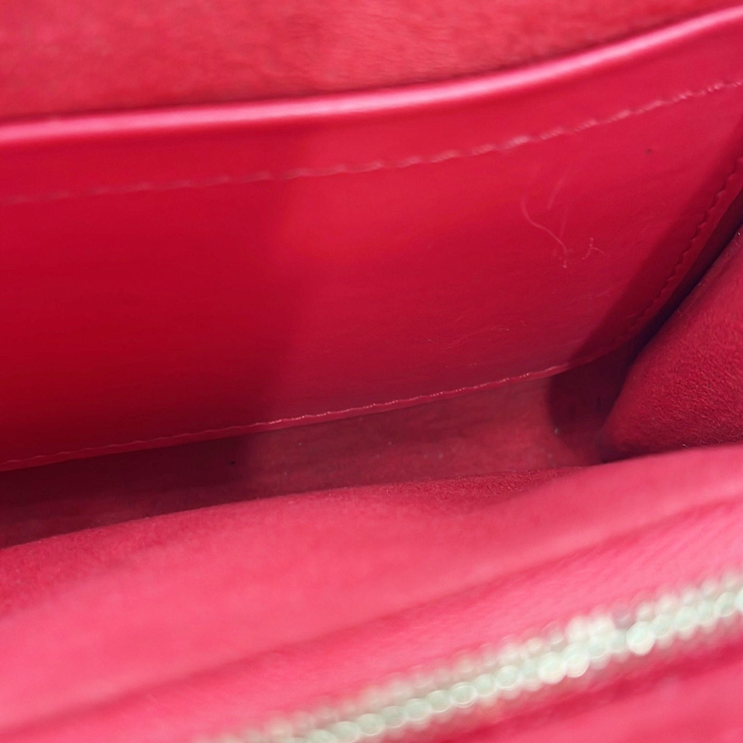 M270 LOUIS VUITTON MM Red Leather Chain Crossbody $1499