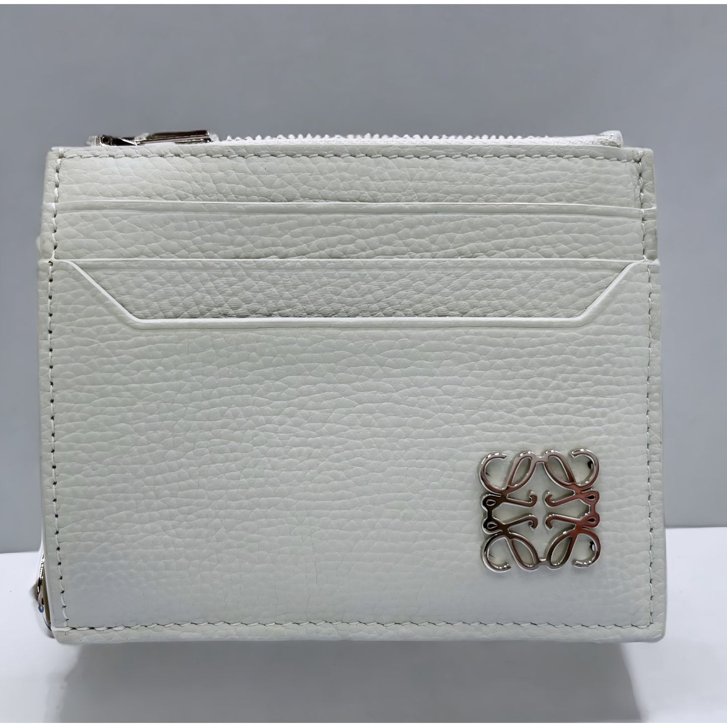 M349 LOEWE Pebbled Leather Sage Zippy Cardholder ✌🏼$549
