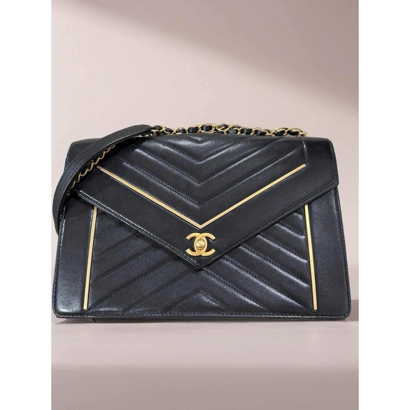 Chanel Gold Frame Chevron Flap Bag (2017 👜 COA Included – Neon Luxury